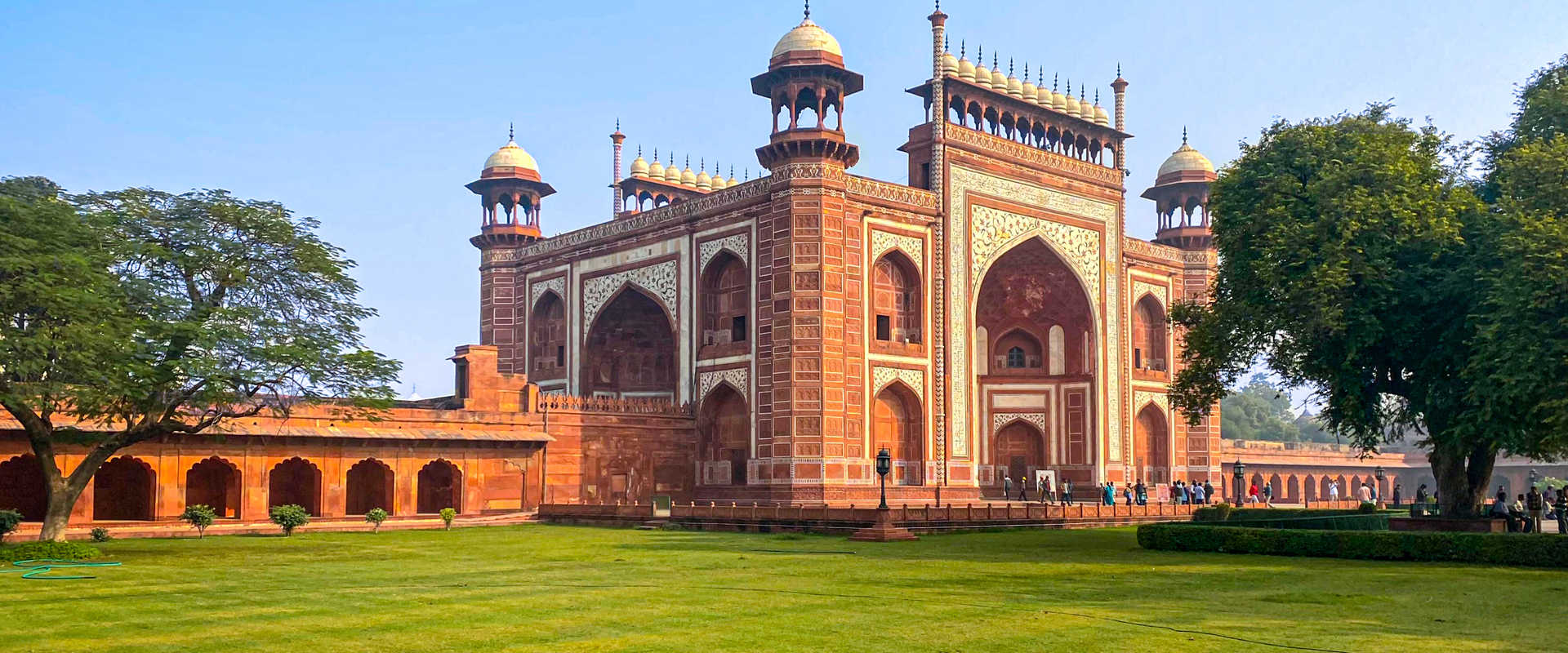 阿格拉河流游轮