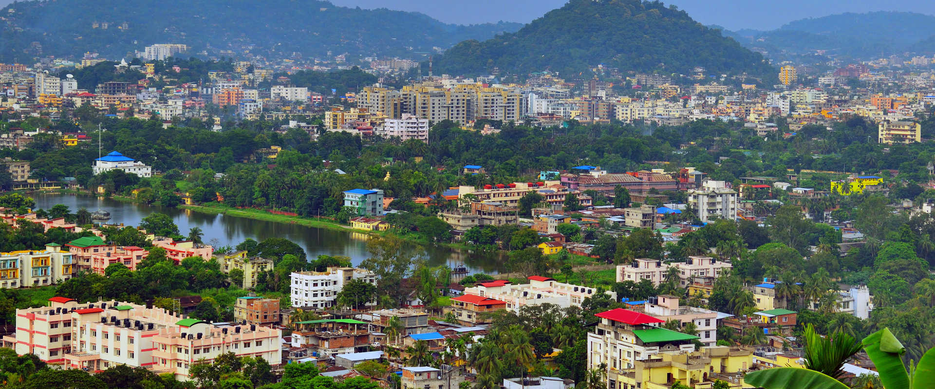 古瓦哈提的内河游船