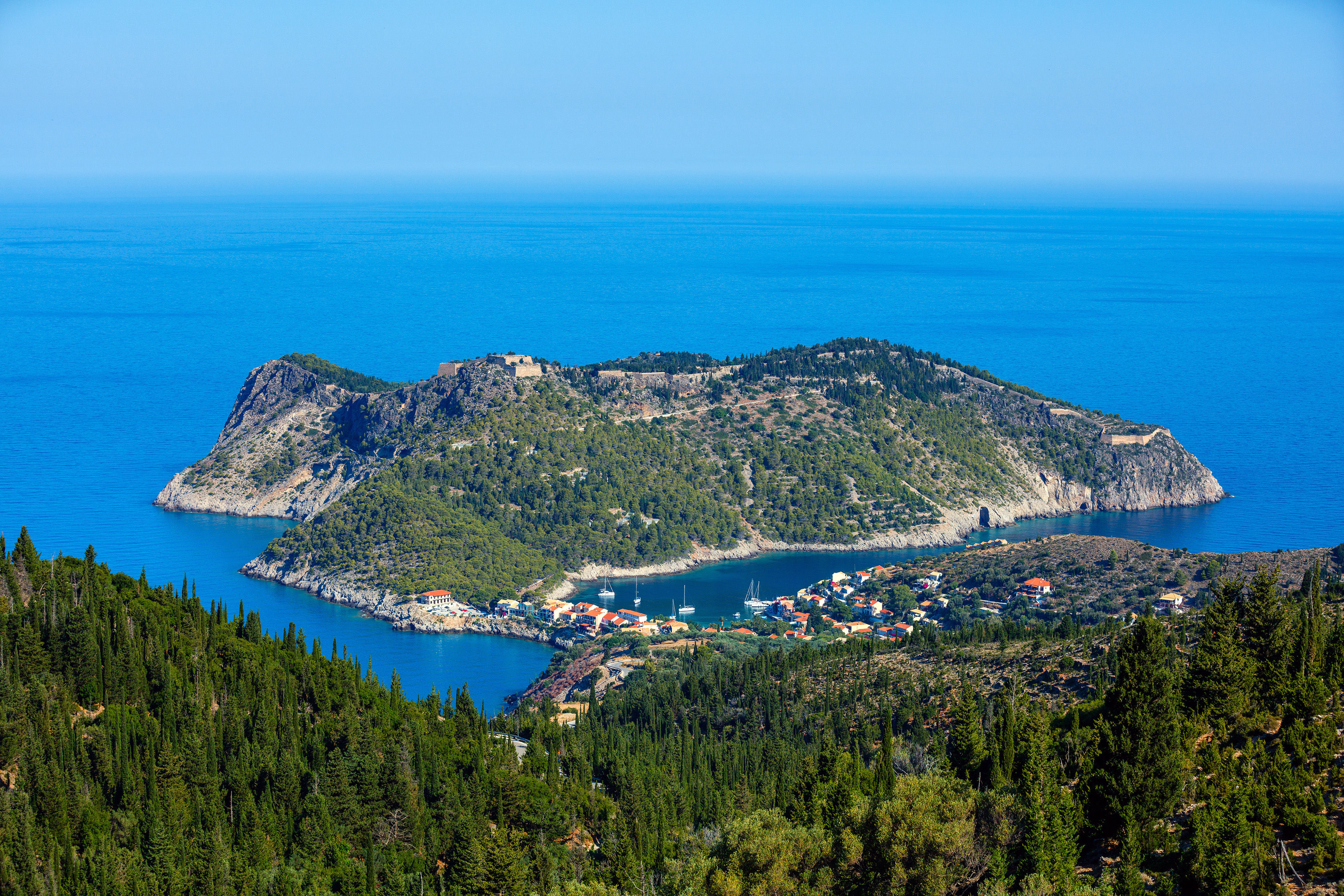 A Ilha de Cefalônia, Mar Jônico, Grécia