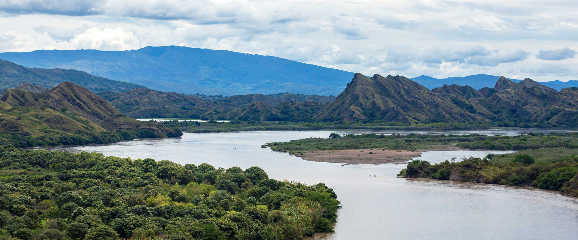 River Cruise Ships in Colombia - LiveAboard.com