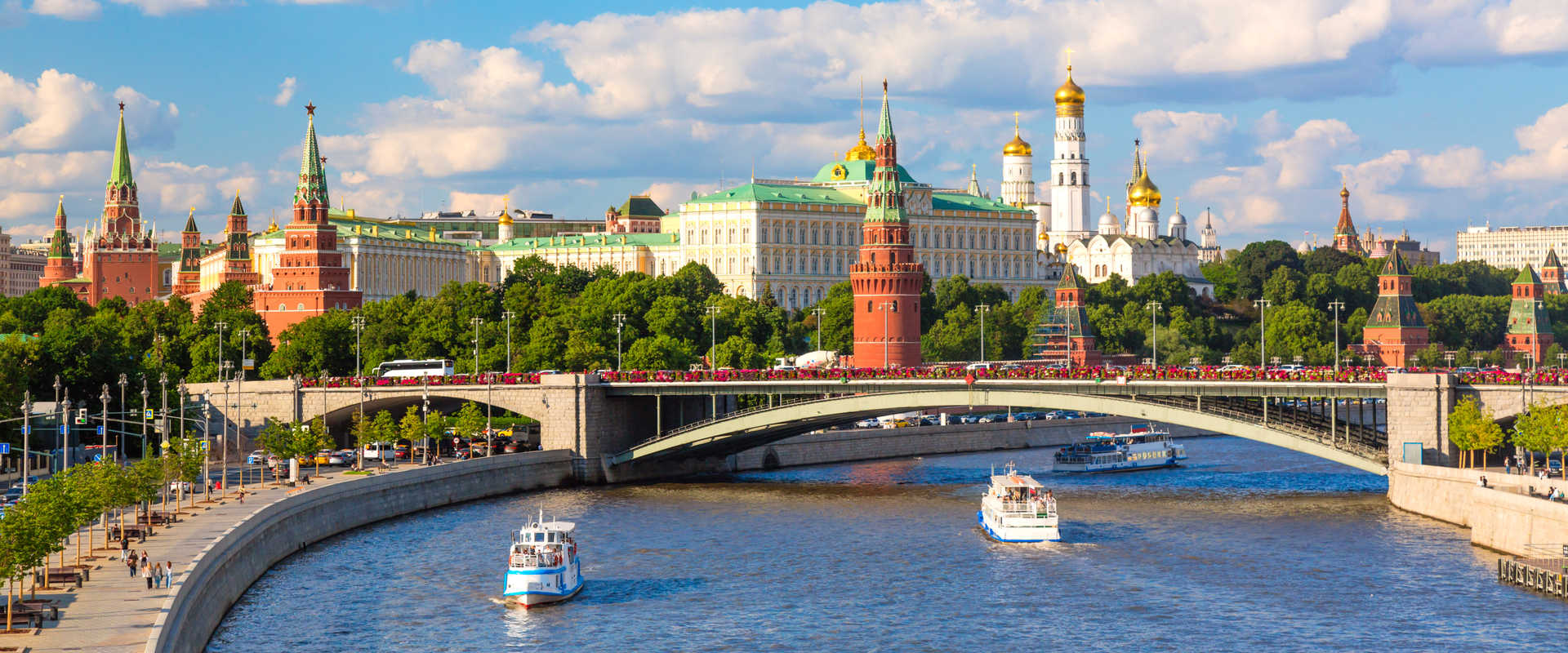 Cruceros por el río Rusia
