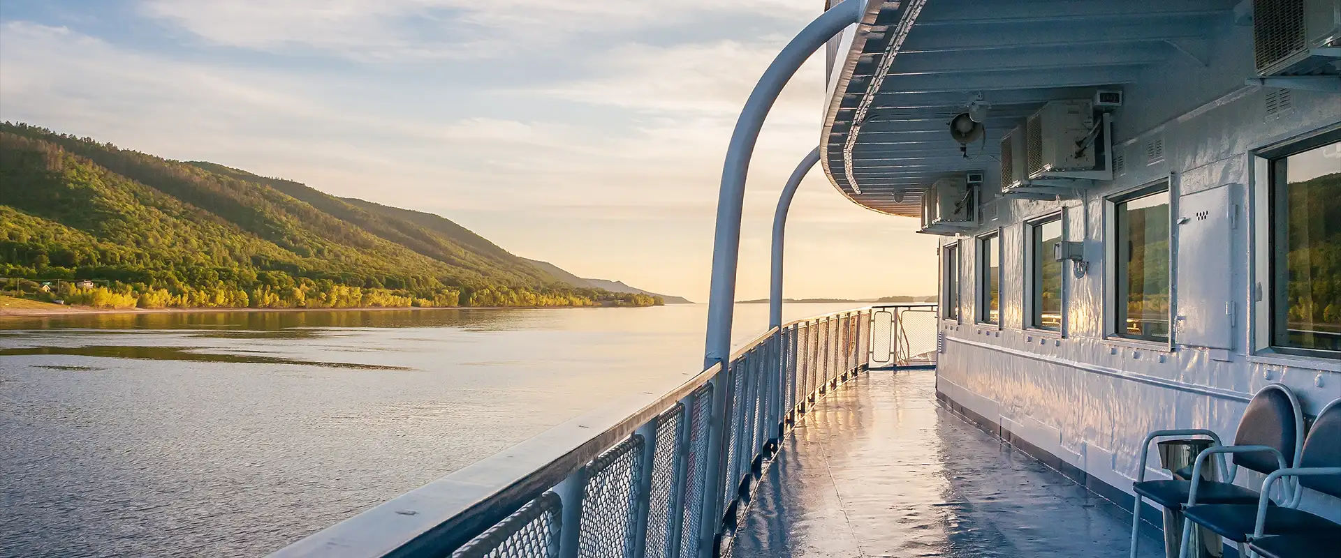 Delfin Amazon Cruises