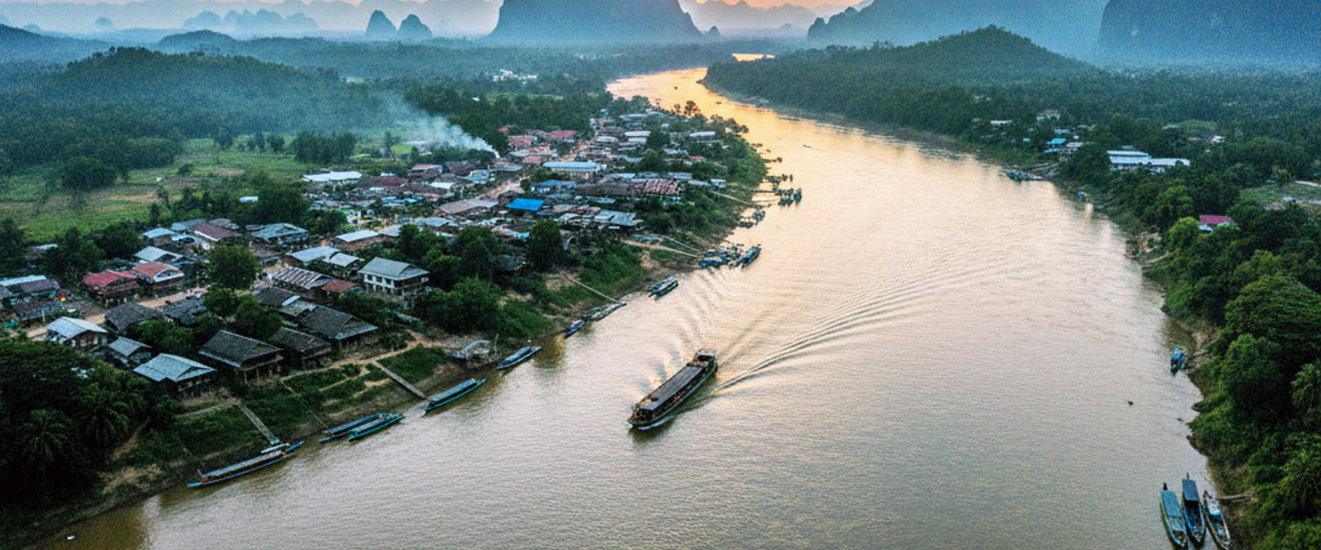 Cruceros fluviales en Pak Lay