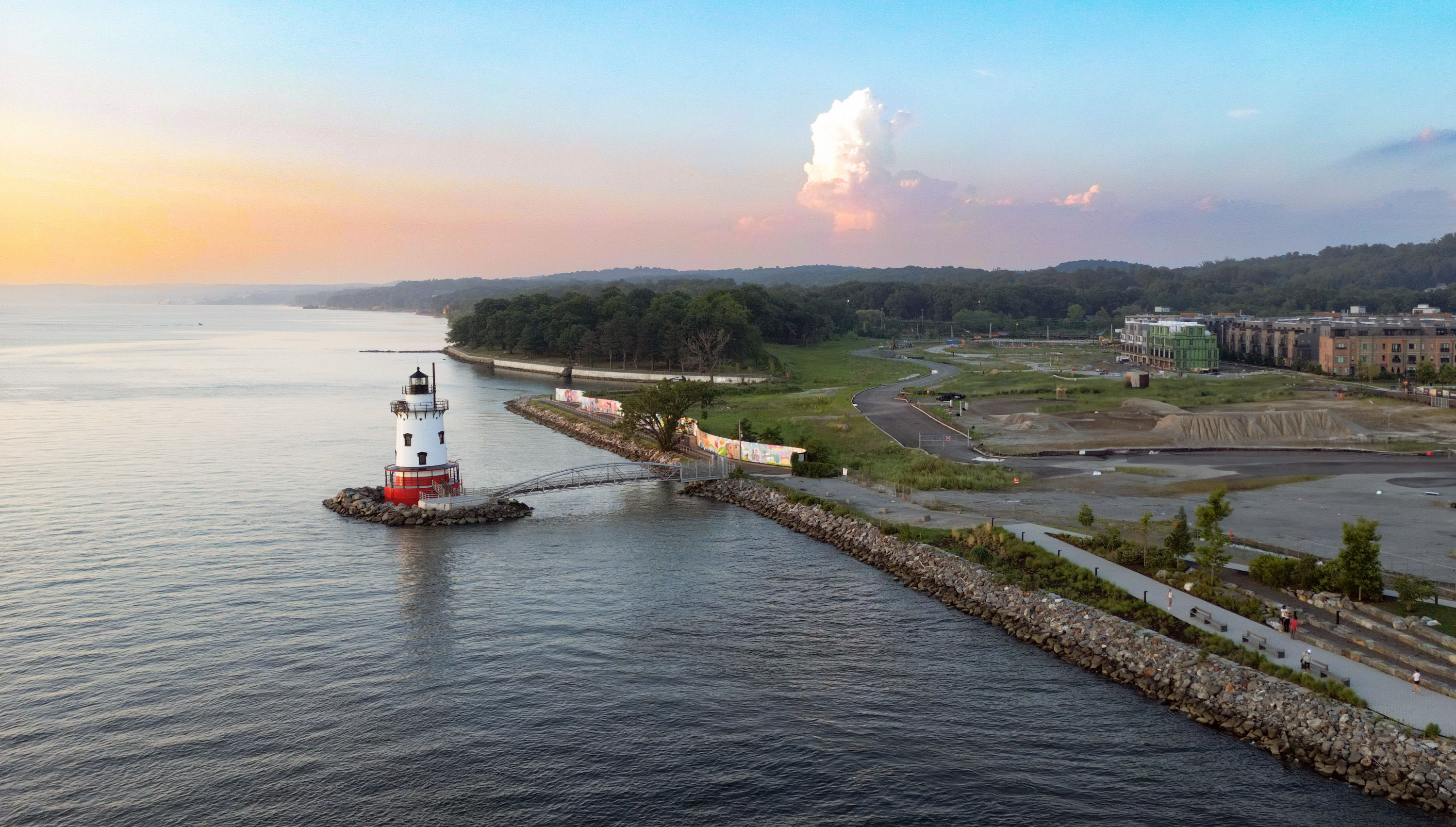 1 游轮之旅，游览沉睡谷和纽约- LiveAboard.com