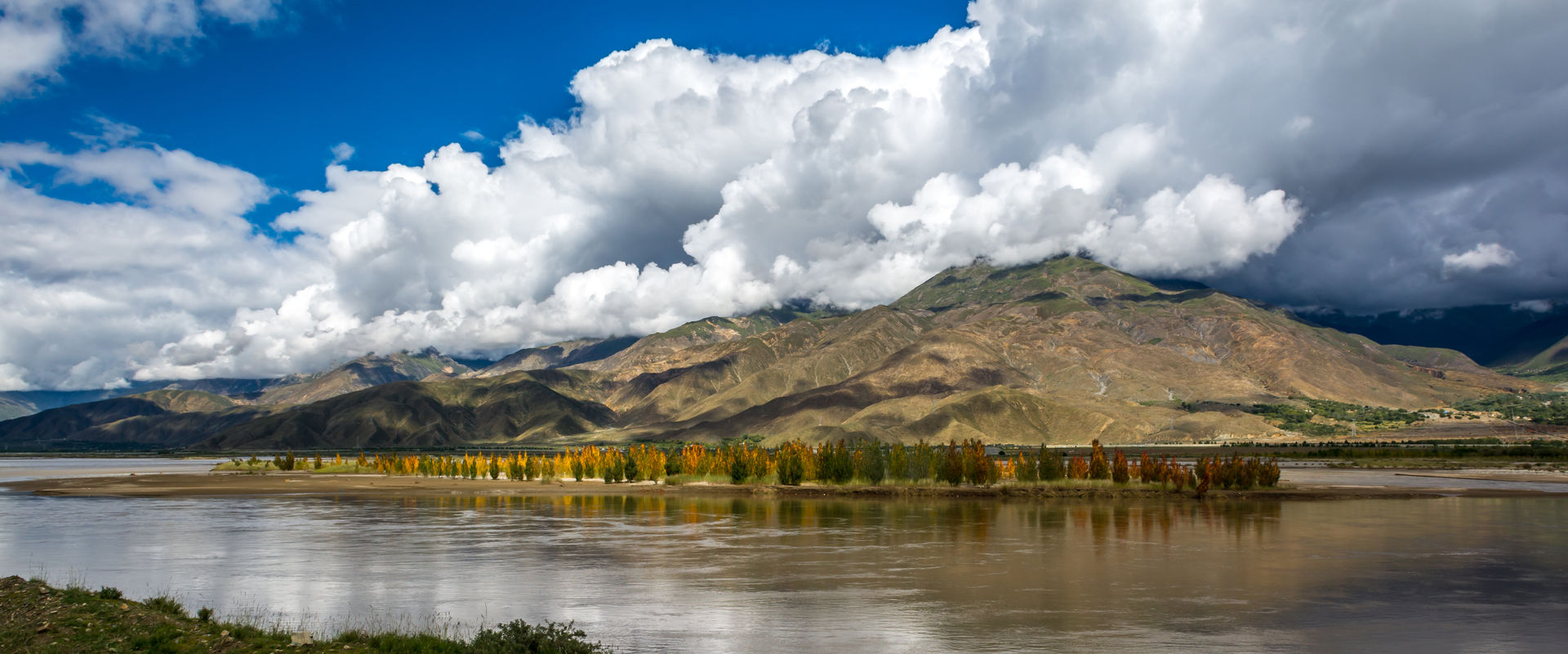 0 River cruises on the Brahmaputra - LiveAboard.com