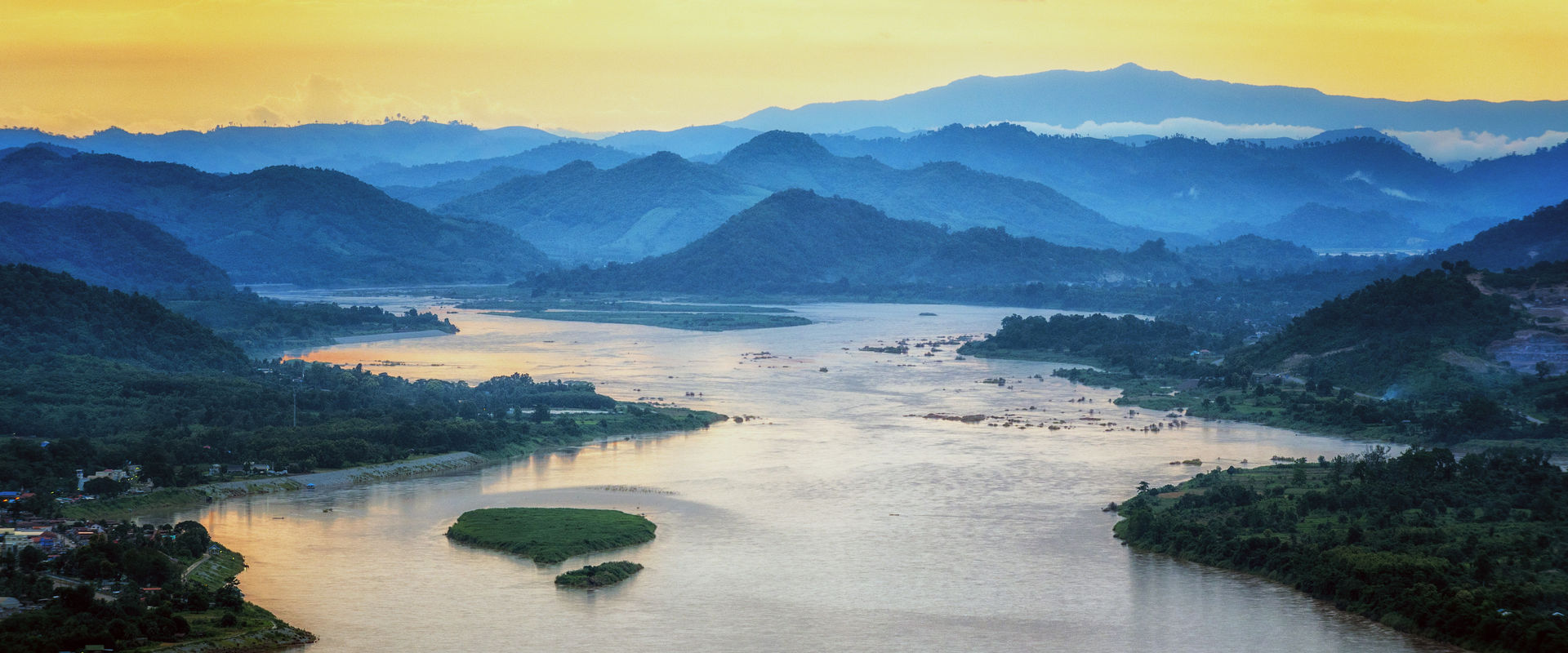 4 Cruise Ships in Mekong - LiveAboard.com