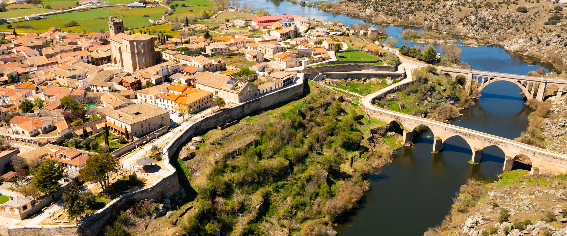 0 Cruise Ships in Tormes - LiveAboard.com