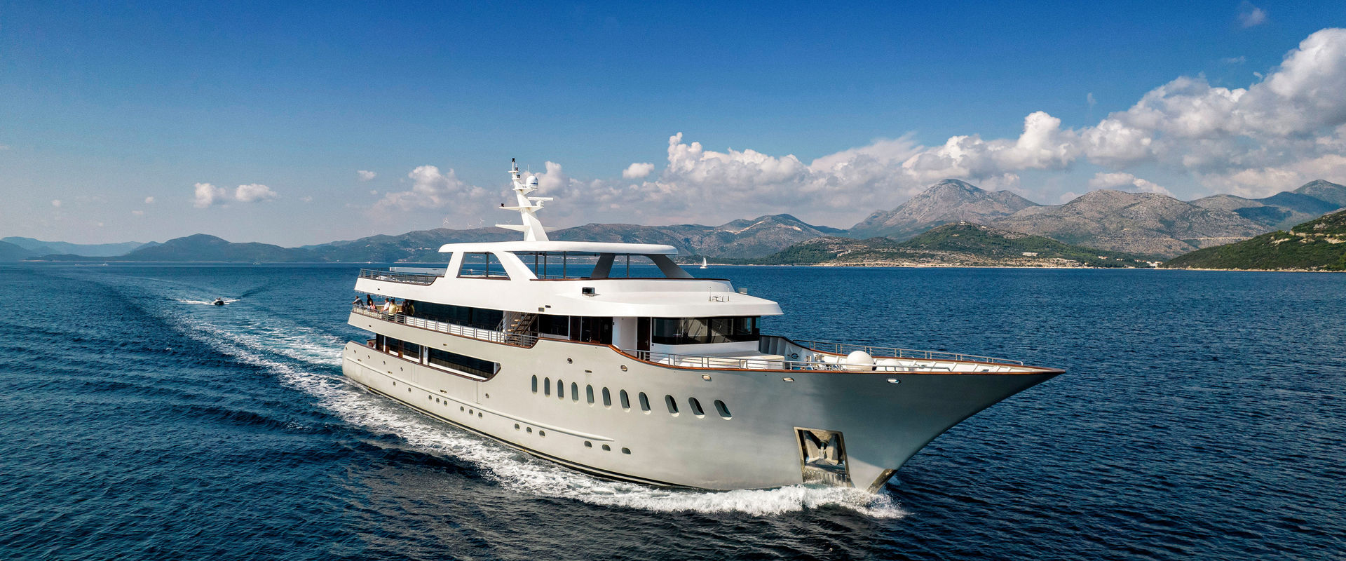 Compare & Book 162 Small Ships with 13,631 Cruises easily online