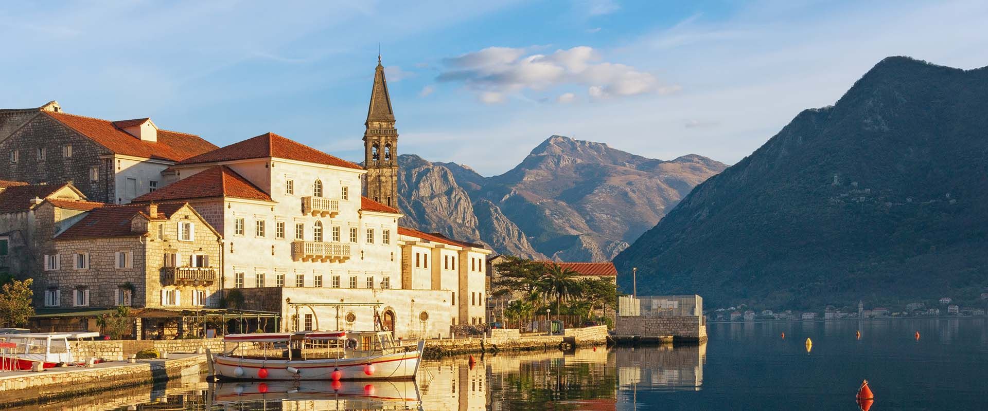 Cruceros en barco pequeño Perast