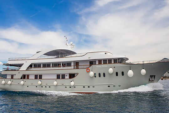 Flota de Cruceros Ambassador Travel