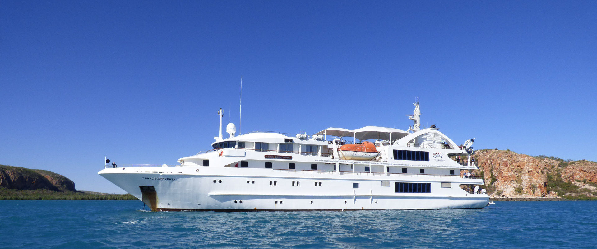 Flota cruceros Coral Expeditions