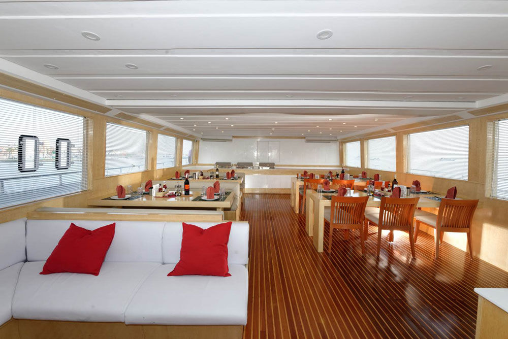 Dining Room - Blue Pearl Live Aboard