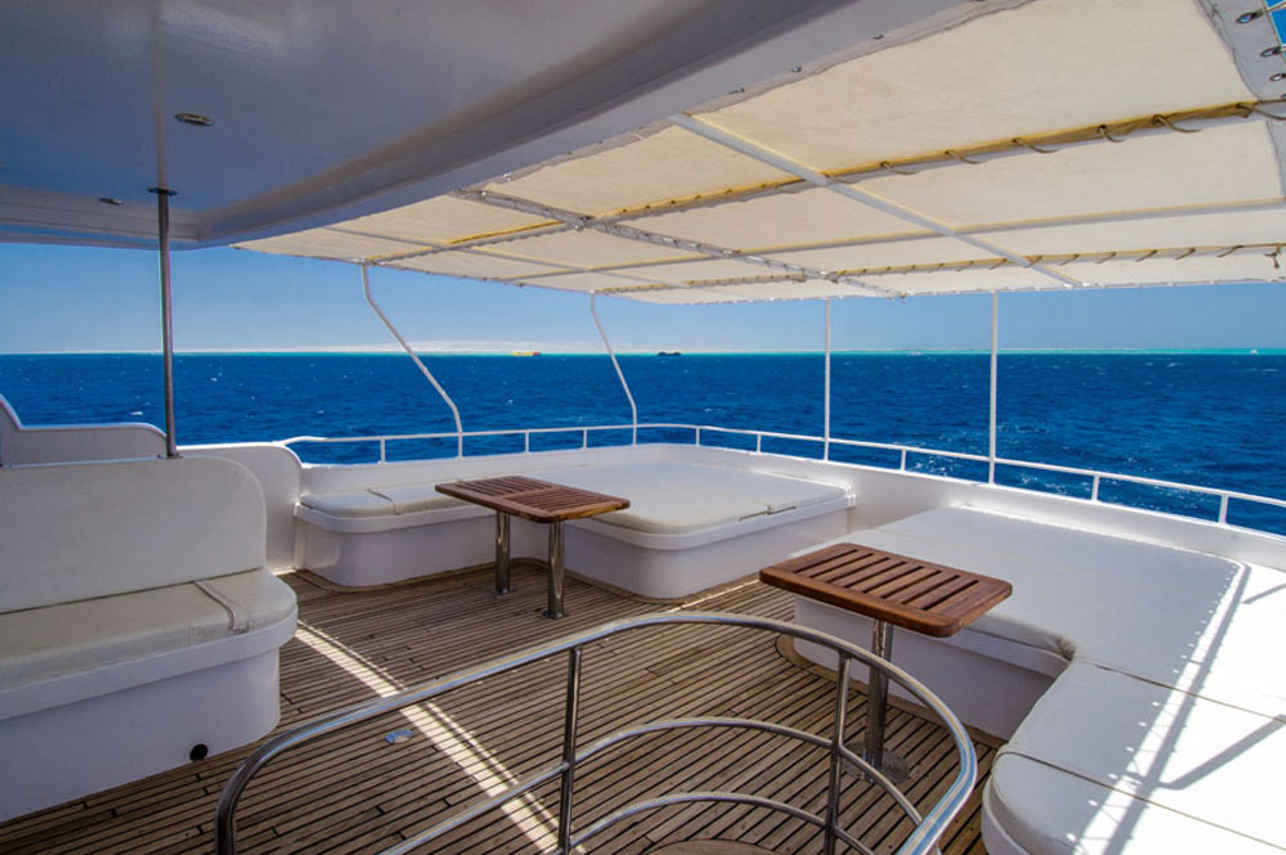Salon exterior  - Blue Planet 1