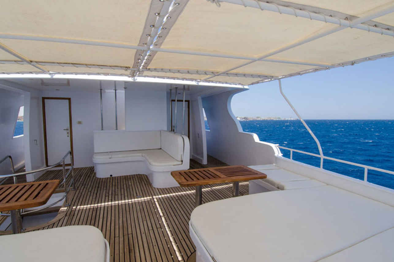 Salon exterior  - Blue Planet 1