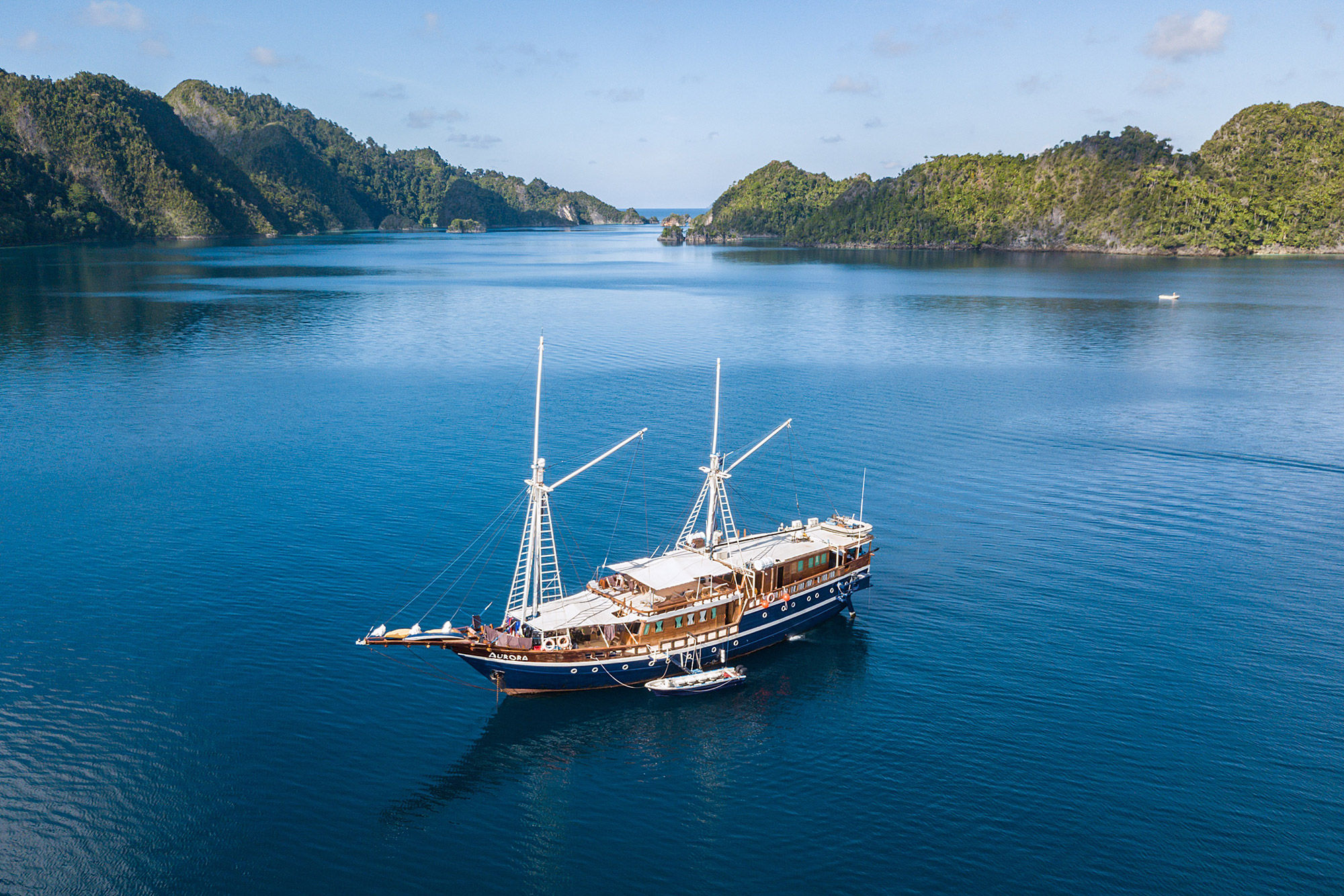 Aurora Liveaboard, Indonesia - LiveAboard.com