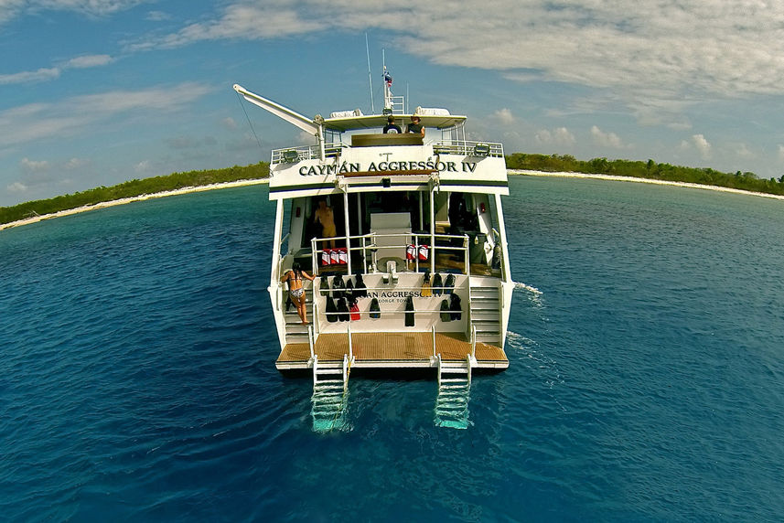 Cubierta de buceo - Cayman Aggressor IV