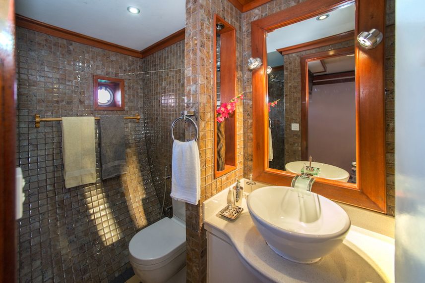 En-Suite bathroom - Emperor Orion Maldives