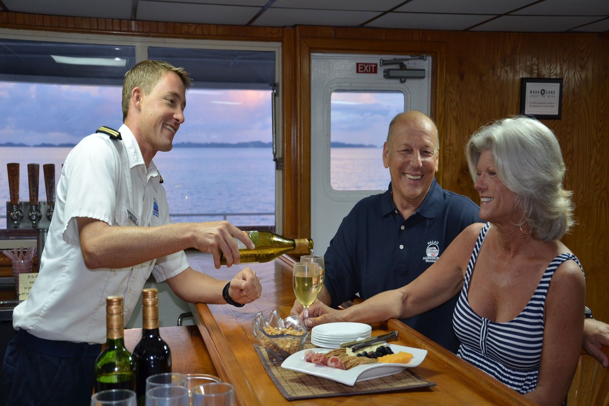 Bar Area - Palau Aggressor II