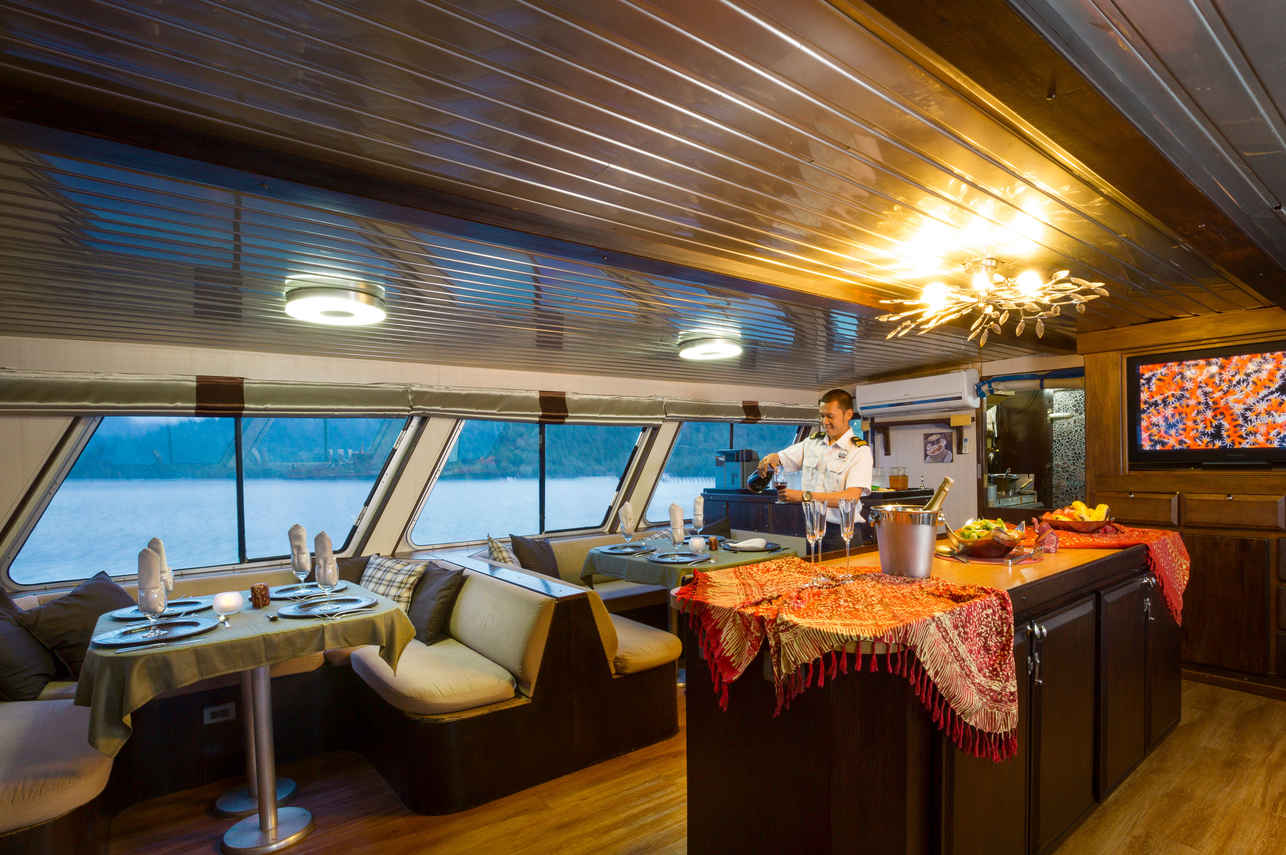 Dining Room - Thailand Aggressor