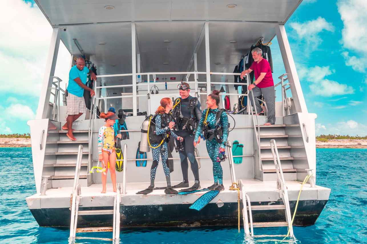 Dive Platform - Turks and Caicos Aggressor II