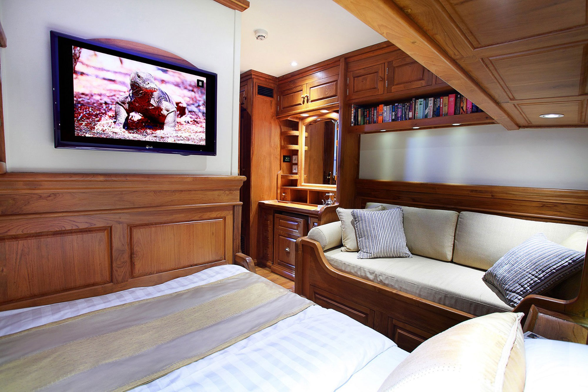 stateroom  - Adelaar