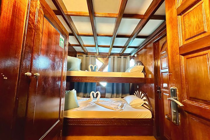 Standard Bunk Bed Cabin Upper Deck