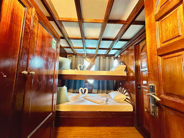 Standard Bunk Bed Cabin Upper Deck