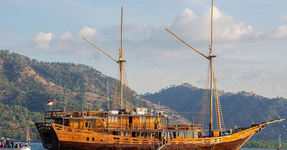 Damai II — vessel photograph