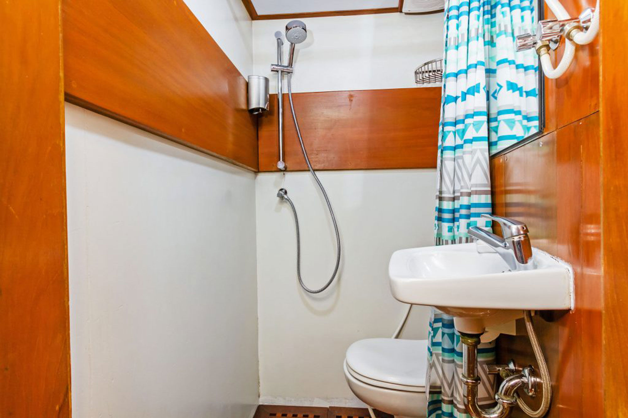 Lower Deck Cabin Bathroom