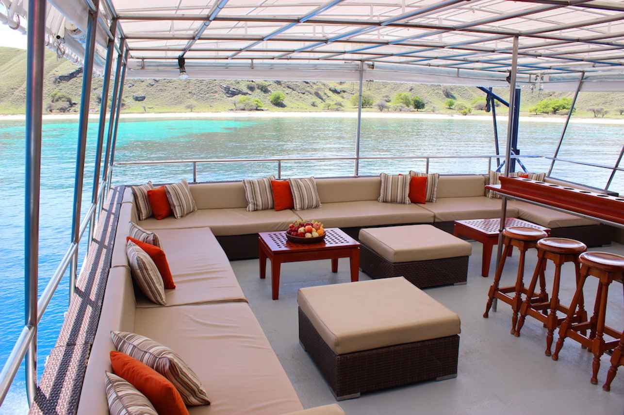 Salon exterior  - Mermaid II
