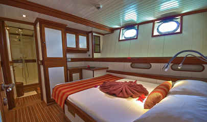 Double Cabins Cousine & Curieuse