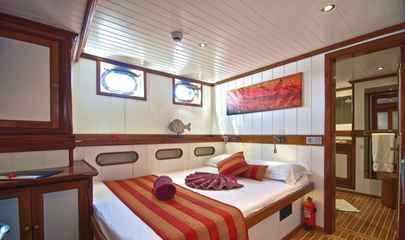 Double Cabins Silhouette & Fregate