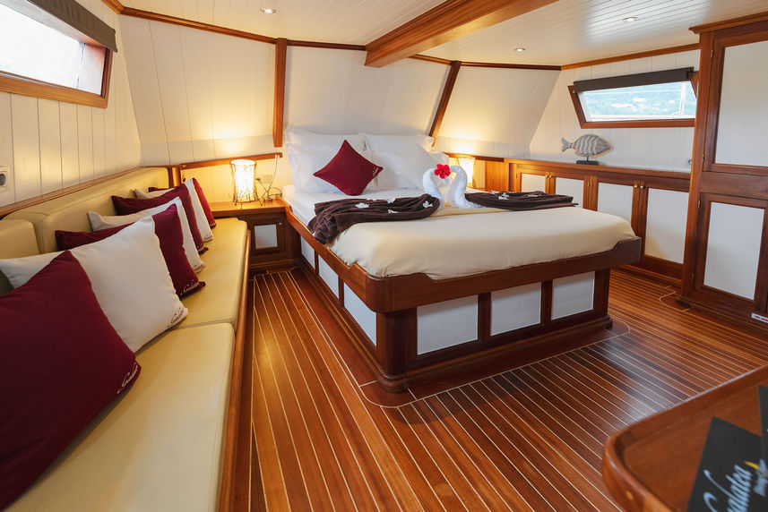 Double Cabin - Galatea