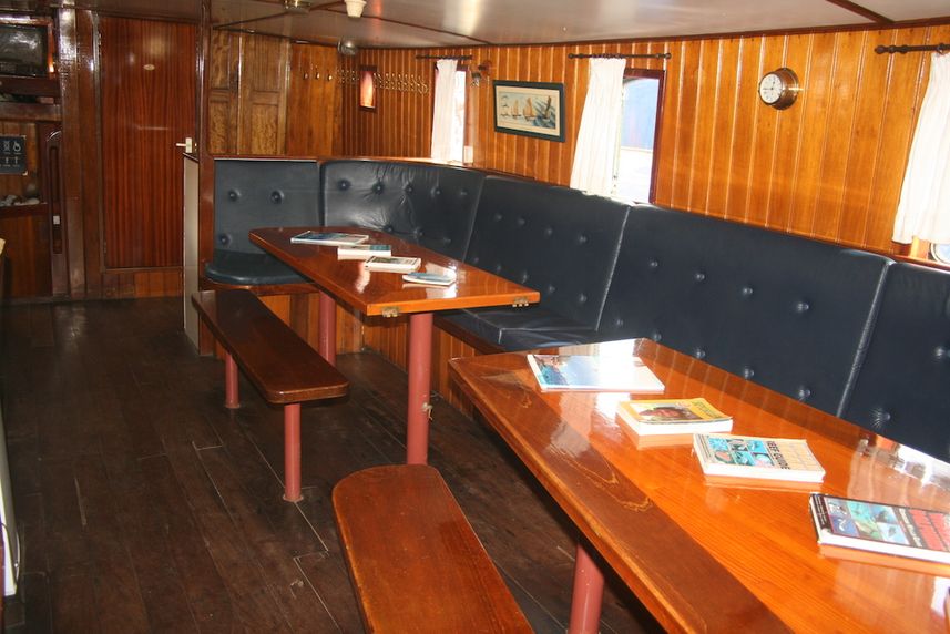 Dining salon - Sea Shell Liveaboard