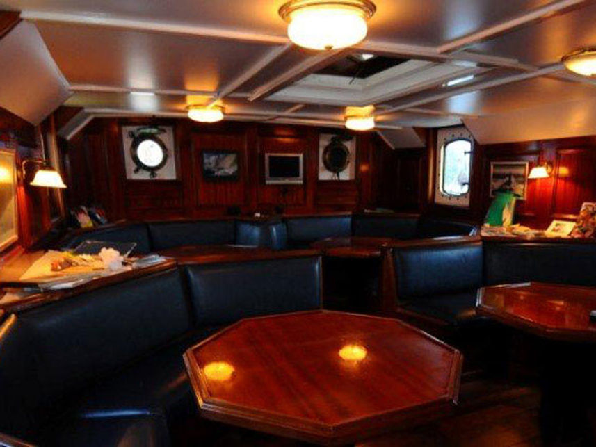 Salon area - Sea Shell Liveaboard