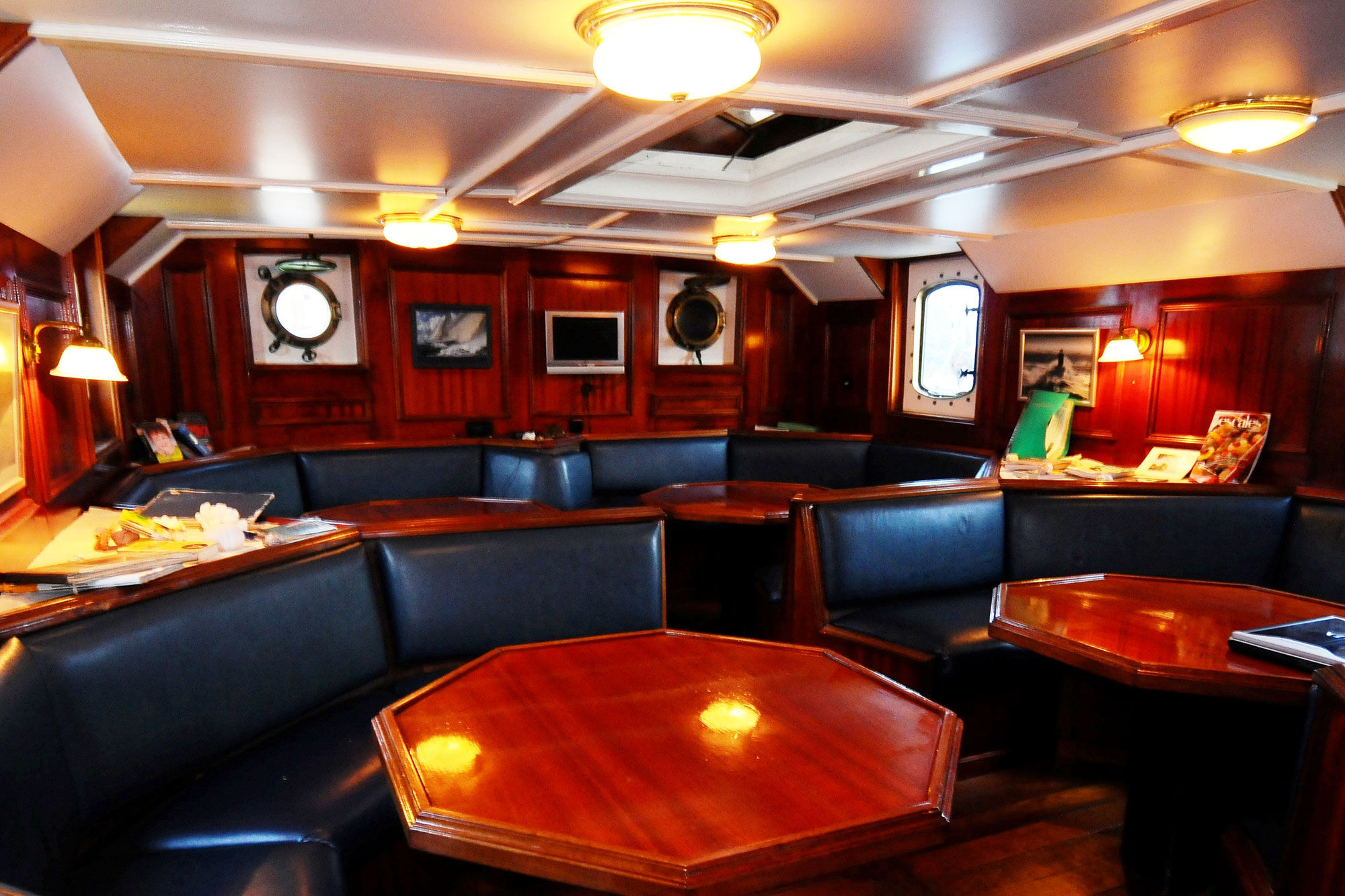 Dining Room - Sea Pearl Liveaboard