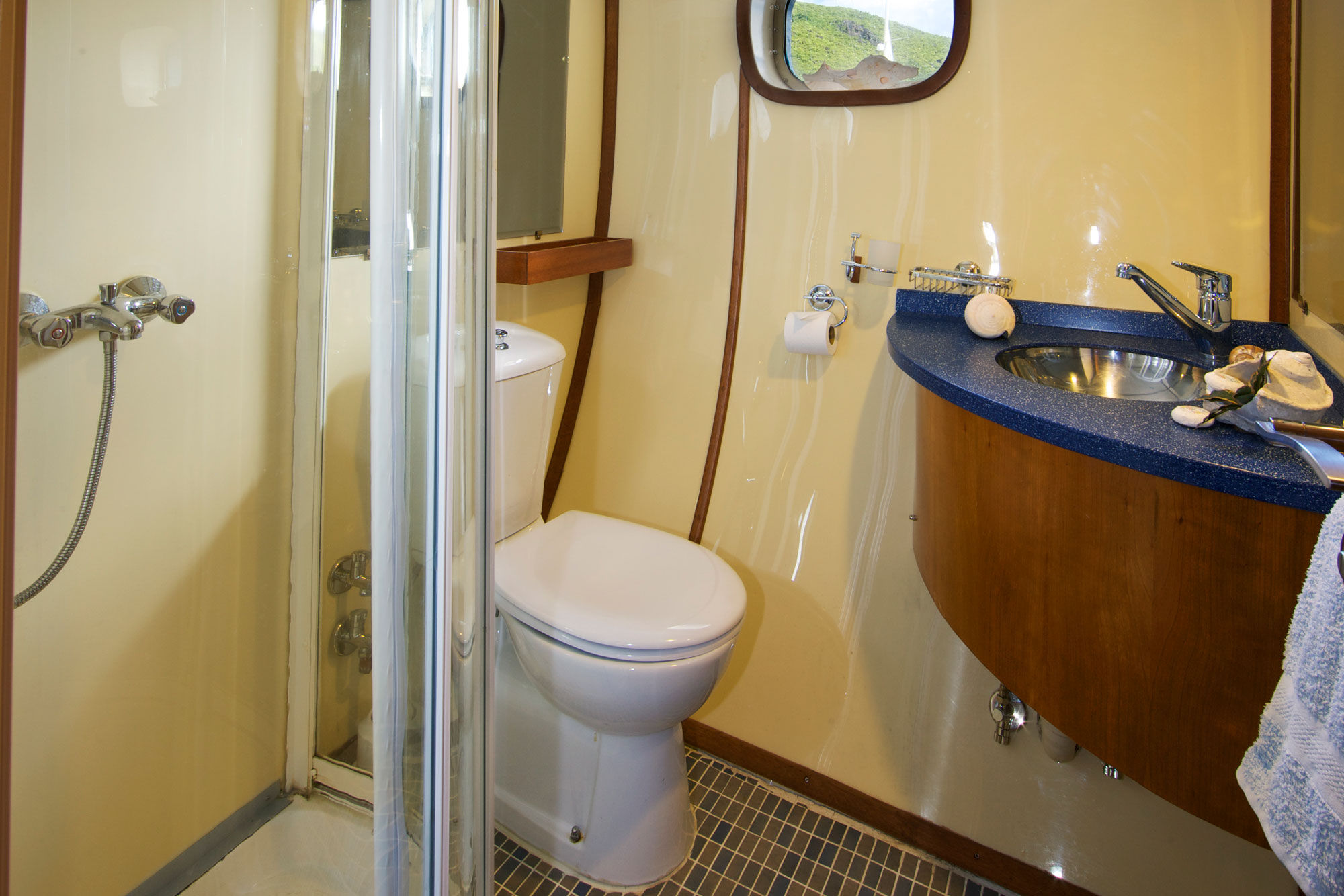 En-Suite bathrooms - Sea Bird & Sea Star