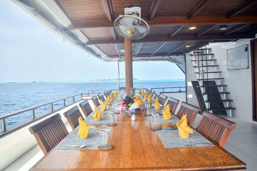 Outdoor Dining - Ocean Divine