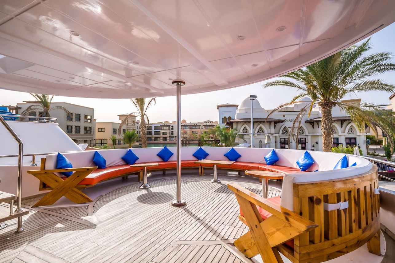 Outdoor Lounge - Emperor Asmaa