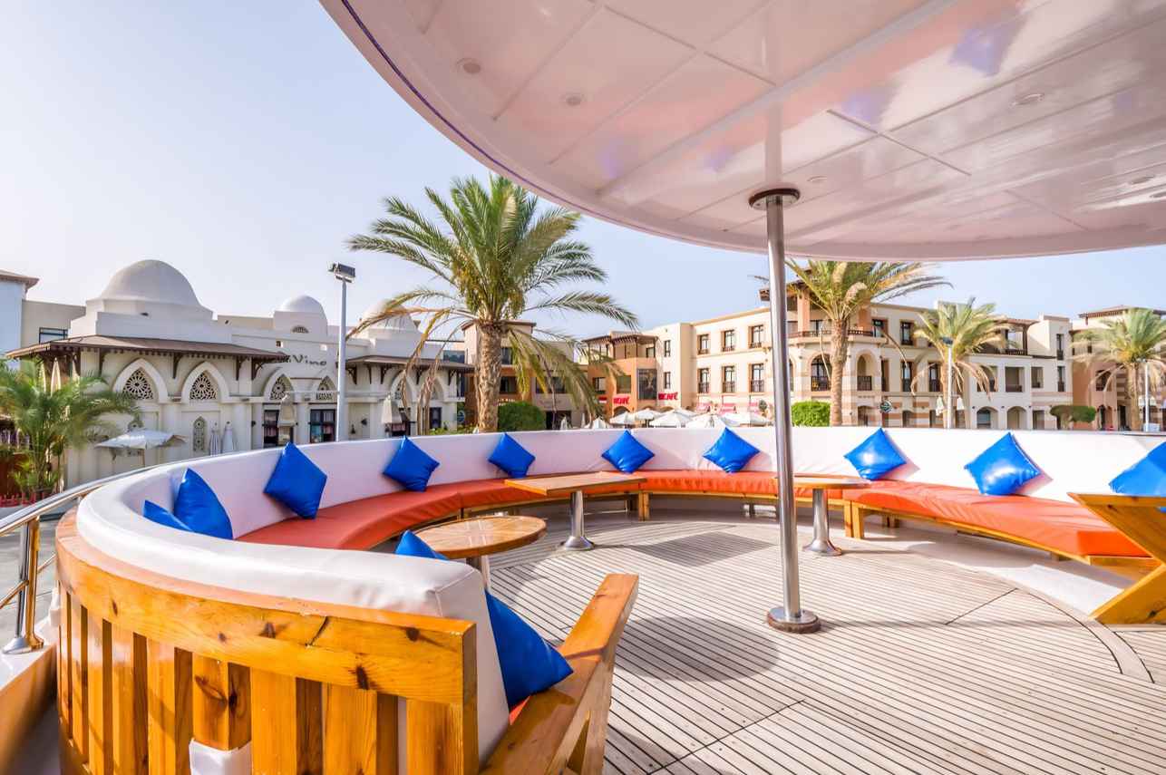 Outdoor Lounge - Emperor Asmaa
