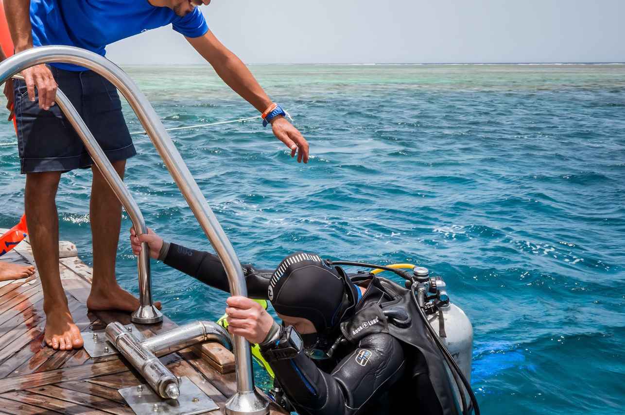 Dive Platform - Emperor Asmaa