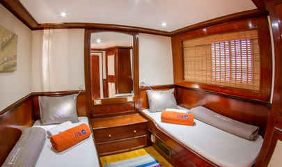 Upper Deck Twin Cabin