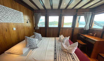 Upper Double Cabins