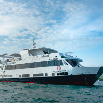 Humboldt Explorer, Galapagos