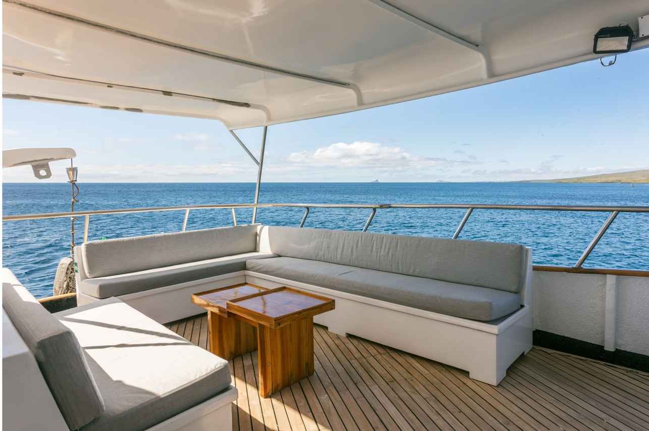 Outdoor Lounge - Galapagos Sky