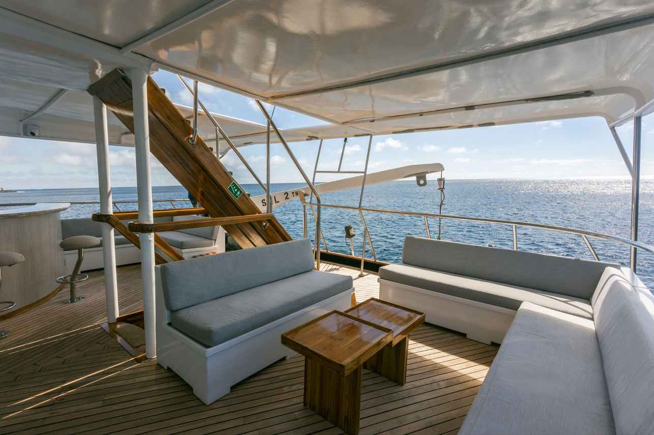 Outdoor Lounge - Galapagos Sky