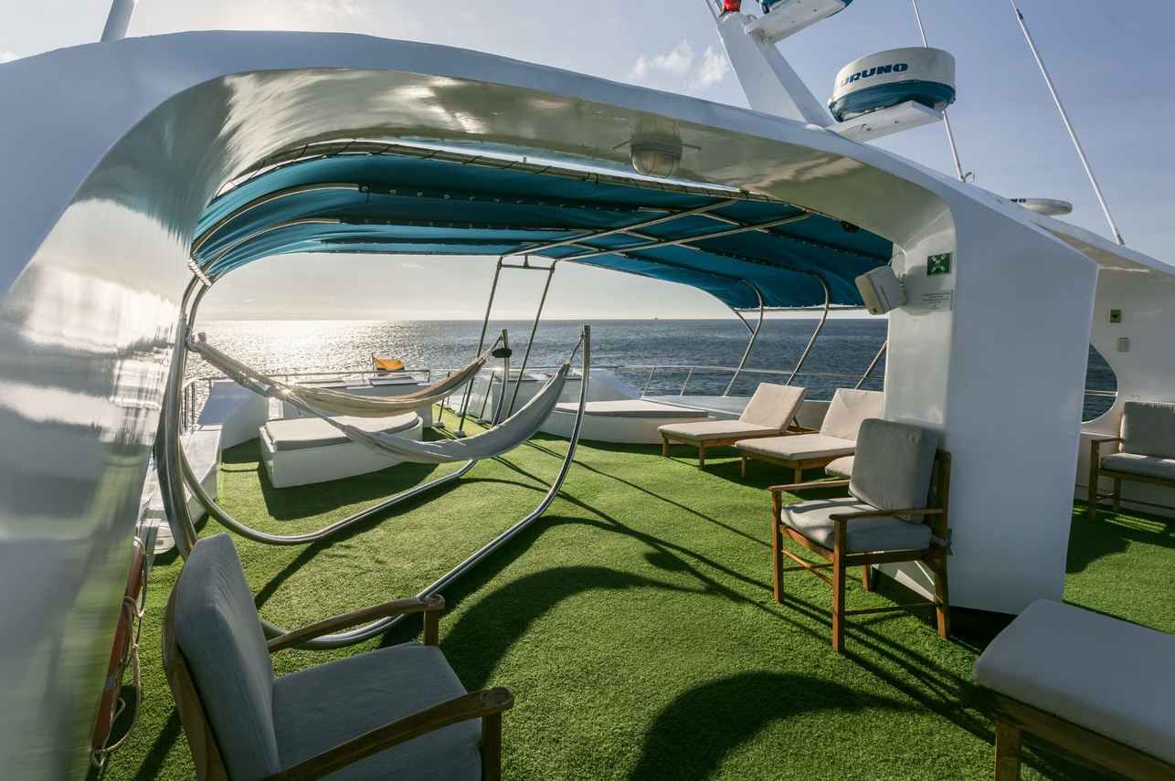 Sun Deck - Galapagos Sky