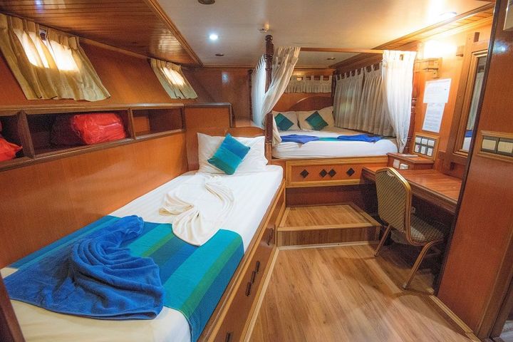 Triple Cabin