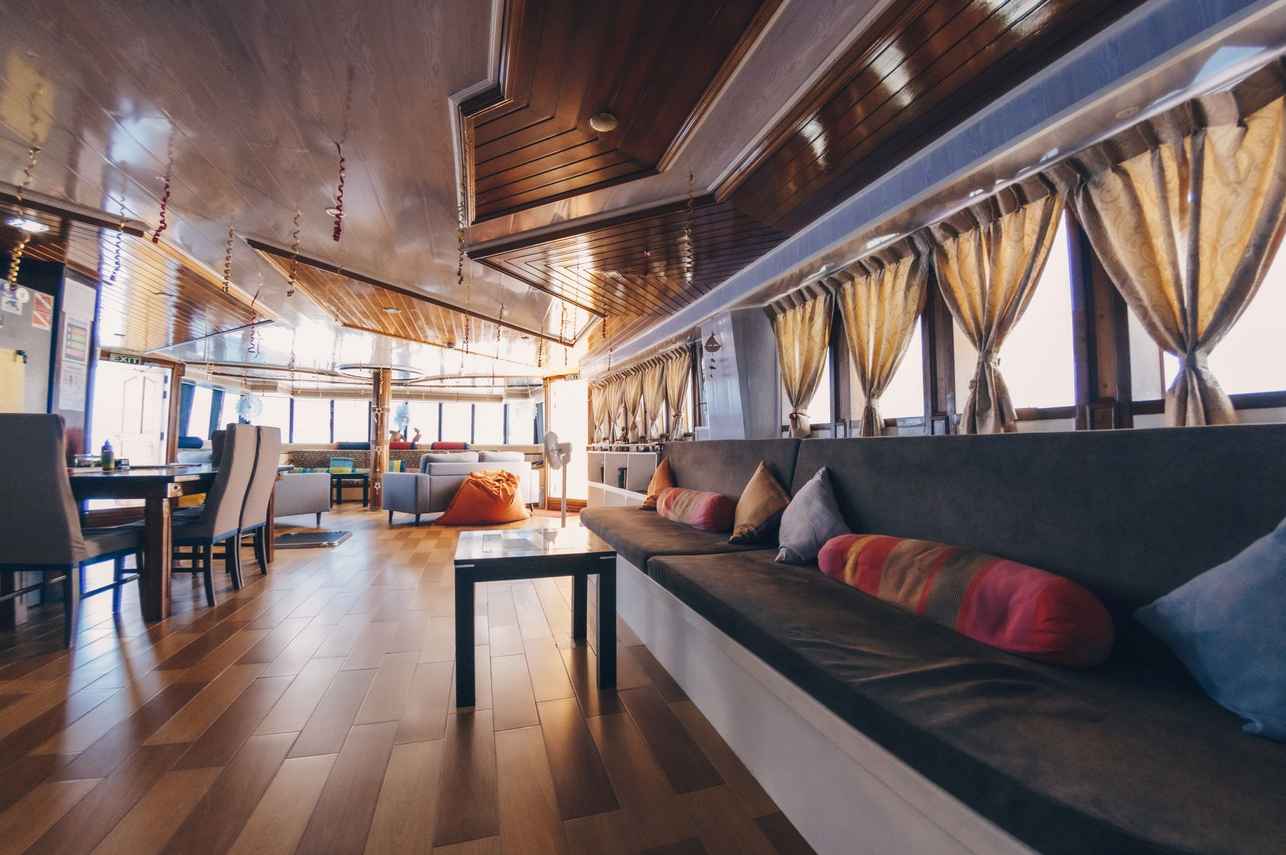 Indoor salon - Princess Dhonkamana