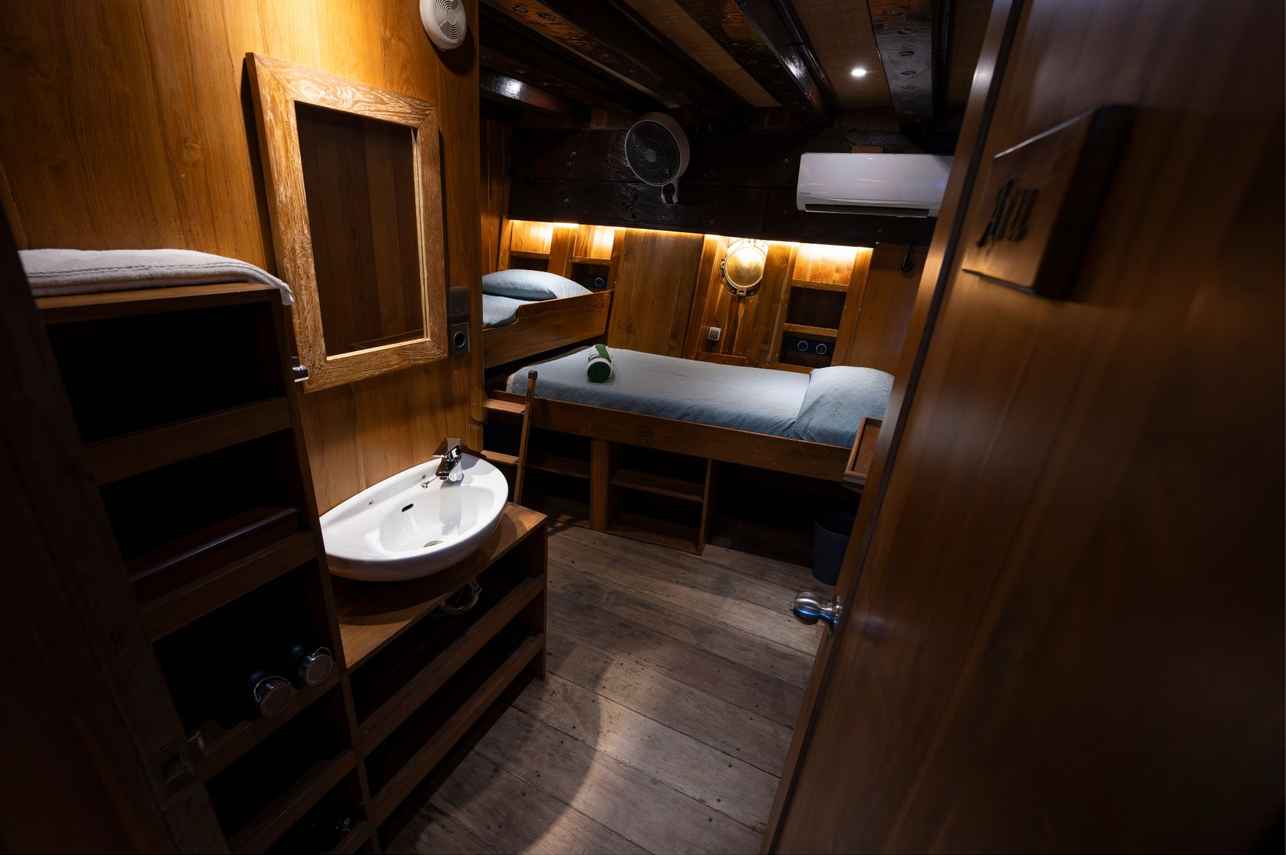Twin Cabin - Pindito